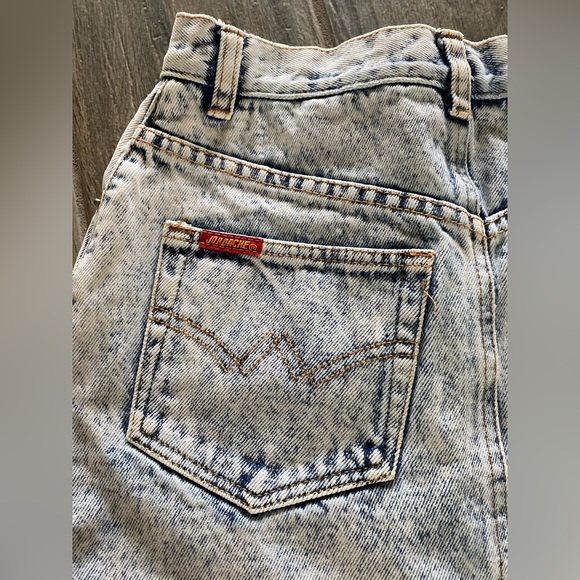 Vintage Jordache White Wash Denim Skirt with Lace Heart! 7/8 💙 - Picture 8 of 8